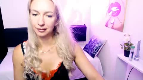 cute_smile_shy online show from August 9, 5:30 am