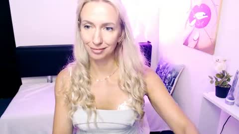 cute_smile_shy online show from August 10, 6:37 am