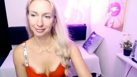 cute_smile_shy online show from August 12, 4:26 am