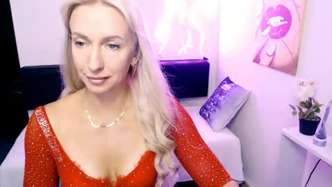 cute_smile_shy online show from August 13, 7:39 pm