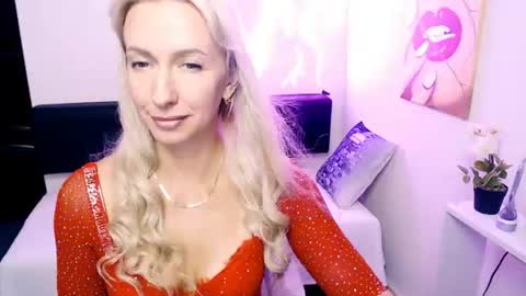 cute_smile_shy online show from August 13, 8:45 pm