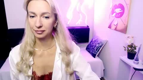 cute_smile_shy online show from August 14, 5:11 am