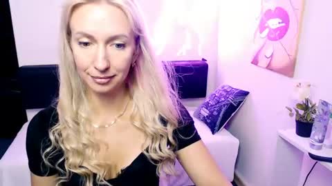 cute_smile_shy online show from August 15, 9:24 am