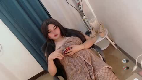 cuteasianlee online show from July 2, 1:01 pm