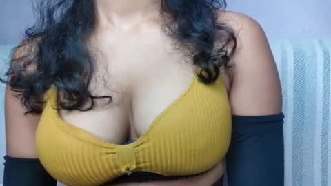 cuteaura20 online show from August 5, 6:06 pm