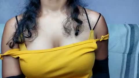 cuteaura20 online show from August 6, 9:25 pm