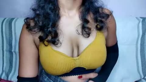 cuteaura20 online show from August 7, 12:21 am