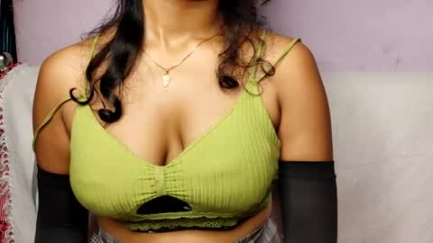 cuteaura20 online show from August 11, 3:08 am