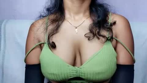 cuteaura20 online show from August 12, 2:14 am