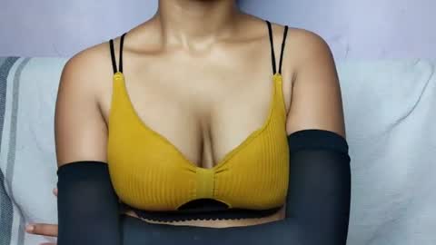 cuteaura20 online show from August 12, 1:35 pm