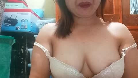 cutechey06 online show from August 13, 12:35 am