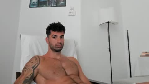 cuteeboy online show from August 7, 11:54 am