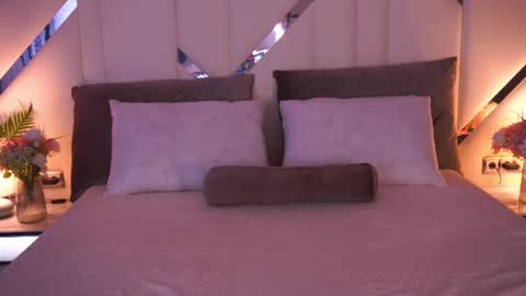 Foxy online show from August 7, 4:40 pm