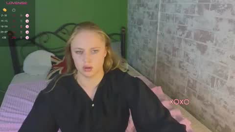 Amyy online show from August 5, 7:39 am