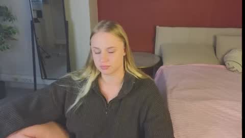 Amyy online show from August 9, 6:36 am