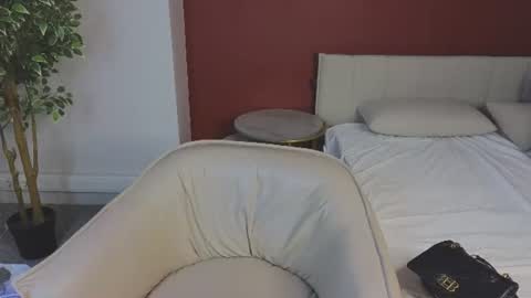 Amyy online show from August 16, 2:26 am