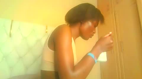 cutegee21 online show from July 7, 12:42 pm