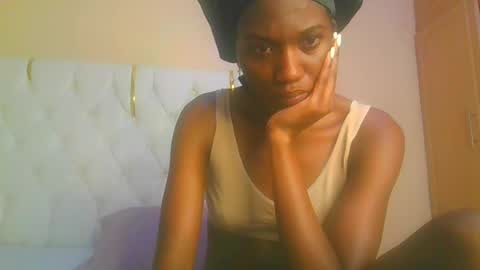 cutegee21 online show from July 7, 11:52 pm
