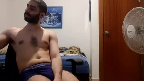 cuteguy52 online show from July 22, 9:17 pm