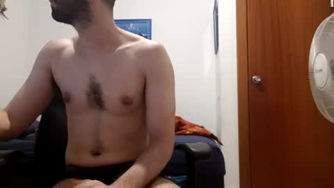 cuteguy52 online show from August 5, 4:27 pm
