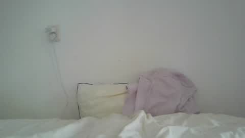 cuteguy696988432323 online show from July 25, 9:46 am