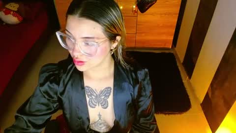 isabella online show from July 24, 6:44 pm