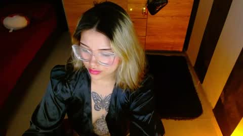 isabella online show from July 24, 10:57 pm