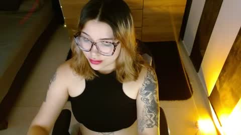 isabella online show from August 14, 7:06 pm