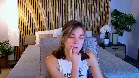 cutemirage online show from August 6, 3:44 pm