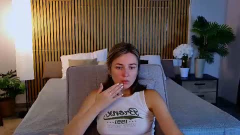 cutemirage online show from August 6, 9:58 pm