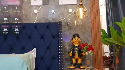 cutepetitee online show from August 8, 3:56 pm