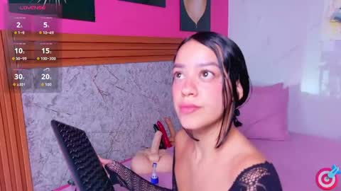 cutepetitee online show from August 14, 6:11 pm