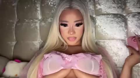 cutesy doll online show from April 4, 11:34 pm