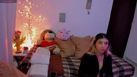 cuteweed420 online show from August 6, 11:59 pm