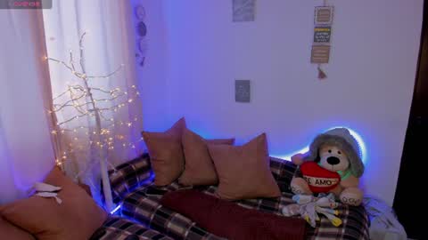 cuteweed420 online show from August 12, 9:17 pm