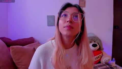 cuteweed420 online show from August 14, 9:40 pm