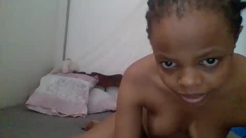 cutey-blonde online show from April 28, 11:21 am