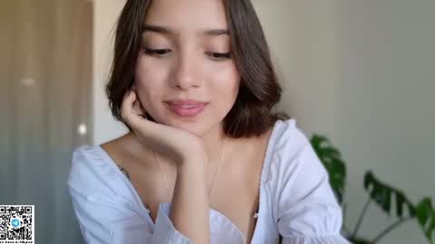 Angel online show from August 10, 9:49 pm