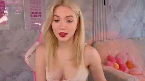 cutie_angels online show from July 28, 5:35 am
