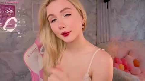 cutie_angels online show from August 14, 4:49 am