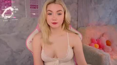 cutie_angels online show from August 14, 7:01 am