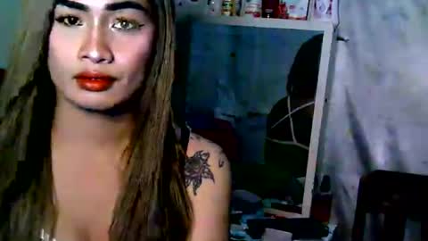 I am Mia online show from August 13, 12:19 pm