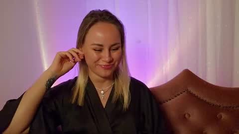 Emily online show from July 21, 11:12 am