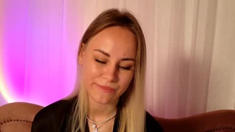 Emily online show from August 3, 10:22 am