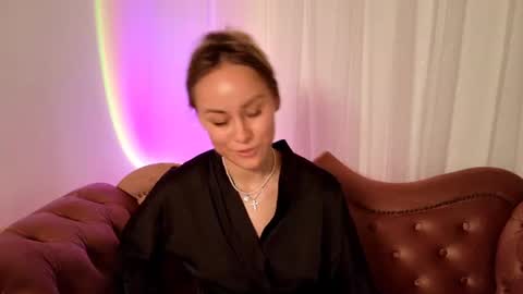 Emily online show from August 3, 11:28 am