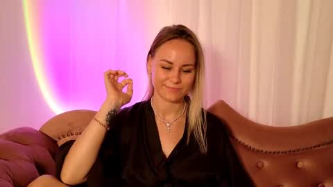 Emily online show from August 3, 12:34 pm