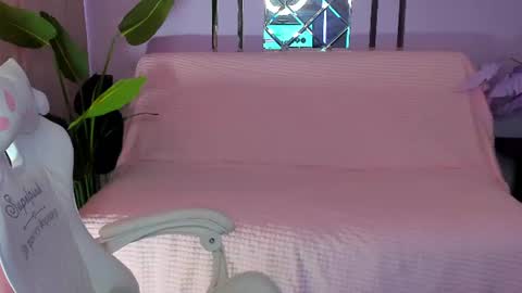 cutiechl0e online show from August 2, 2:40 am