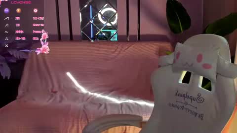 cutiechl0e online show from August 5, 2:53 am