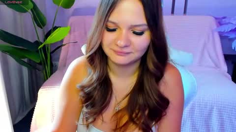 cutiechl0e online show from August 9, 6:14 am