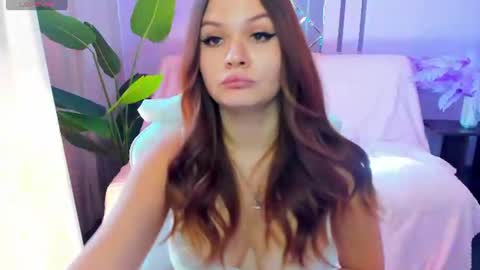 cutiechl0e online show from August 14, 3:43 am